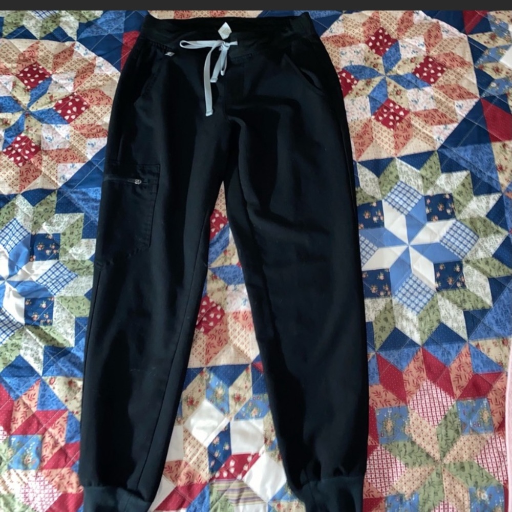 Size XS petite Jogger Black Scrub Pants.